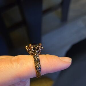 Elegant Gold Floral Ring